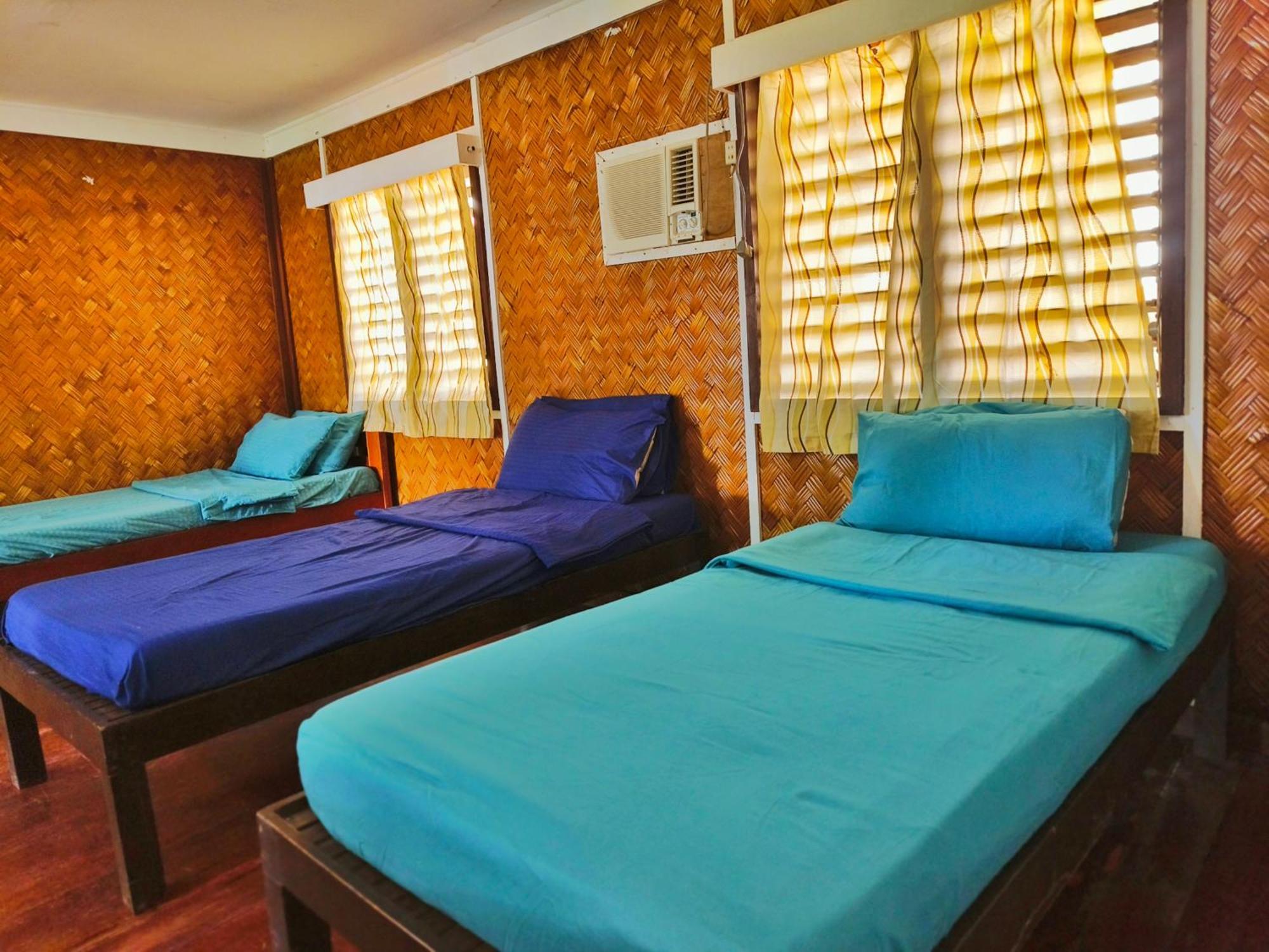 Lokal Hut Bed And Breakfast Puerto Princesa Exterior photo