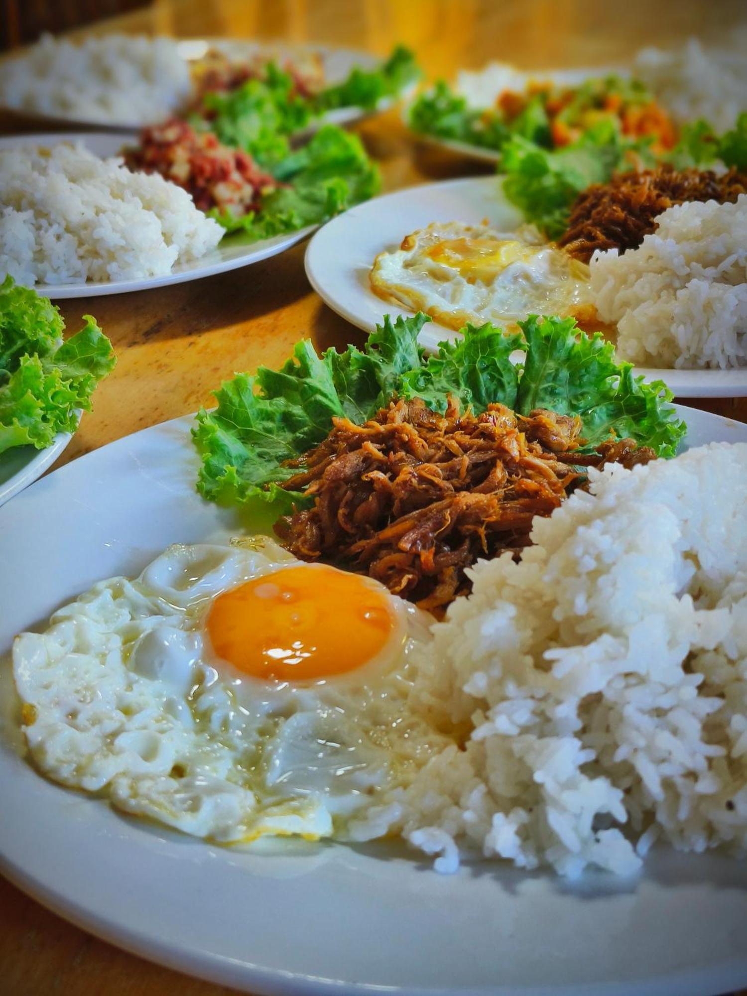 Lokal Hut Bed And Breakfast Puerto Princesa Exterior photo
