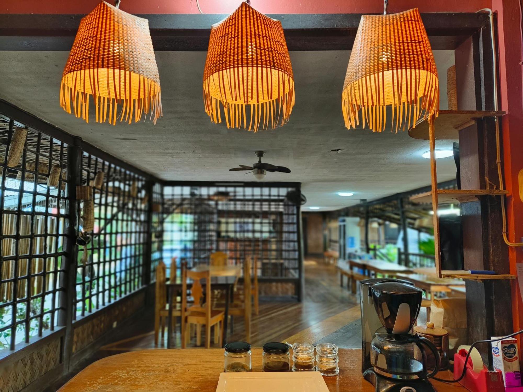 Lokal Hut Bed And Breakfast Puerto Princesa Exterior photo