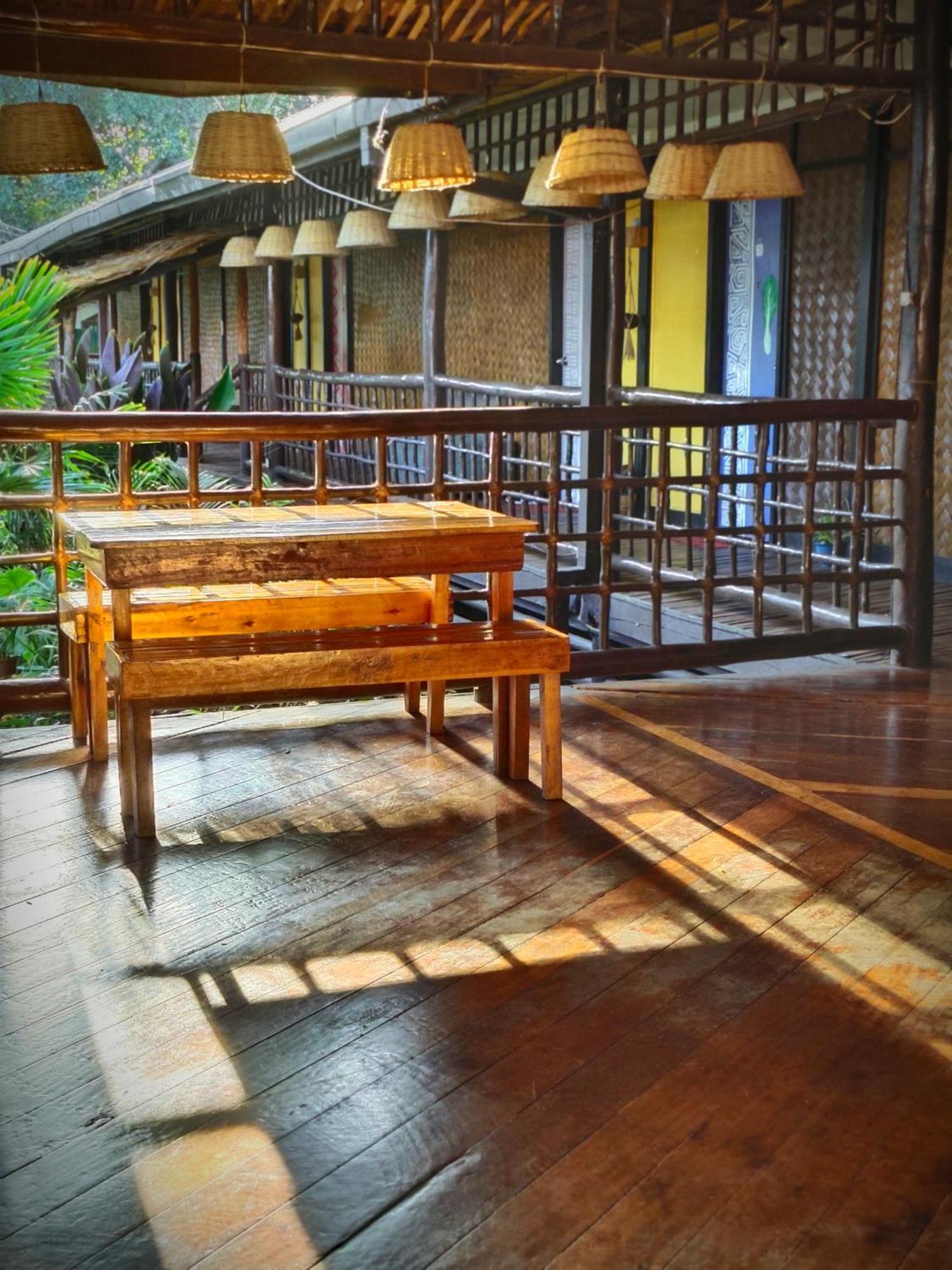 Lokal Hut Bed And Breakfast Puerto Princesa Exterior photo